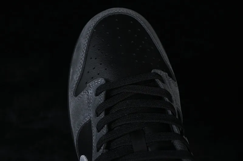 All categories Nk SB Dunk series Nk SB Dunk Low low-top sneakers Nike SB Dunk Low black and gray color low-top casual sneakers II7636-001